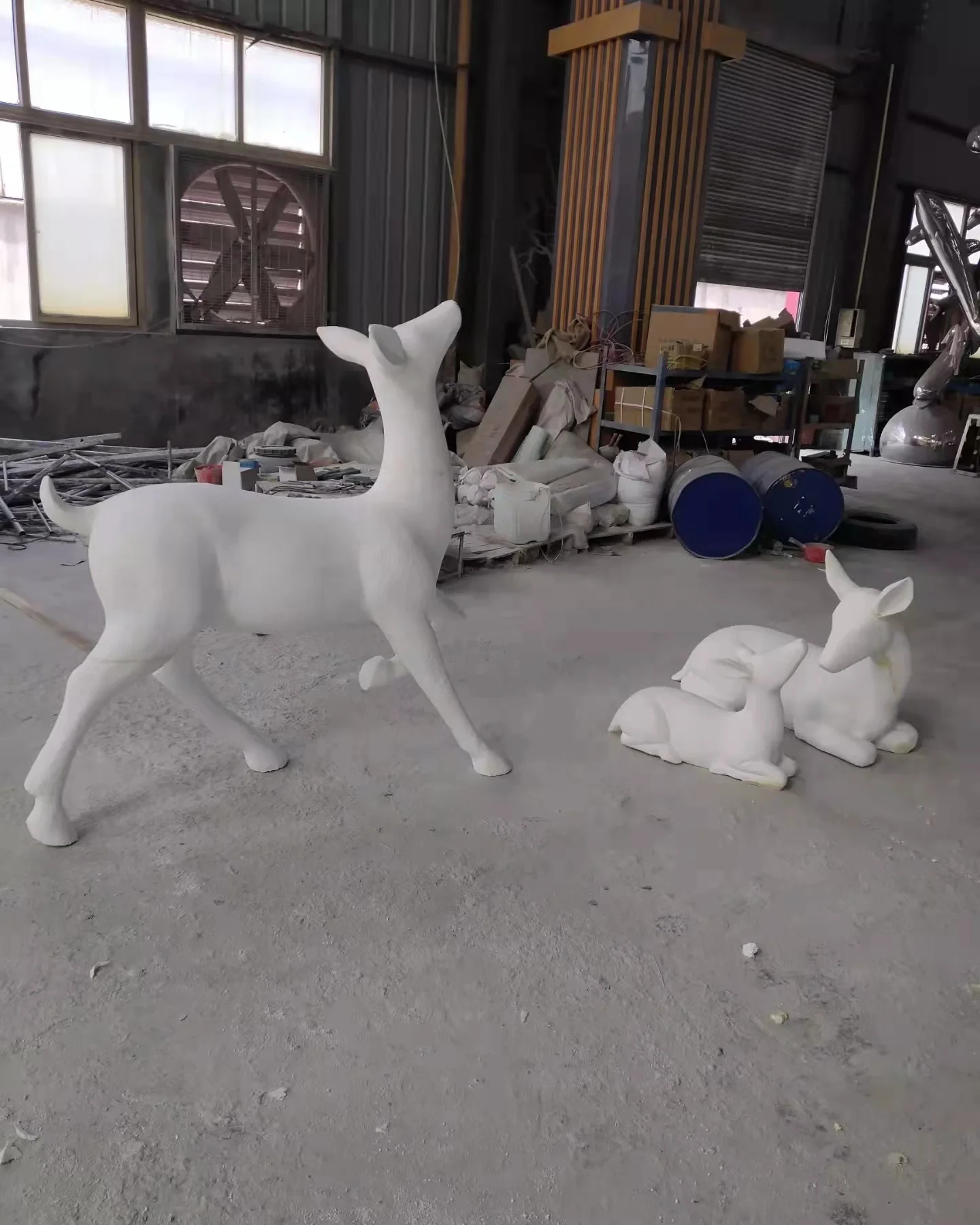 Christmas Reindeer Festival Home Decor Life Size Anime Deer Statue Outdoor Yard Display Resin Fiberglass Animal Sculpture