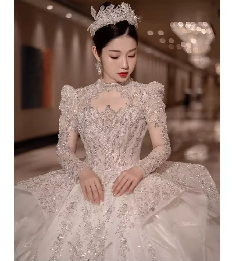 Wedding dress 2024 new bride main yarn trailing heavy handmade style high-end retro long-sleeved large size pregnant