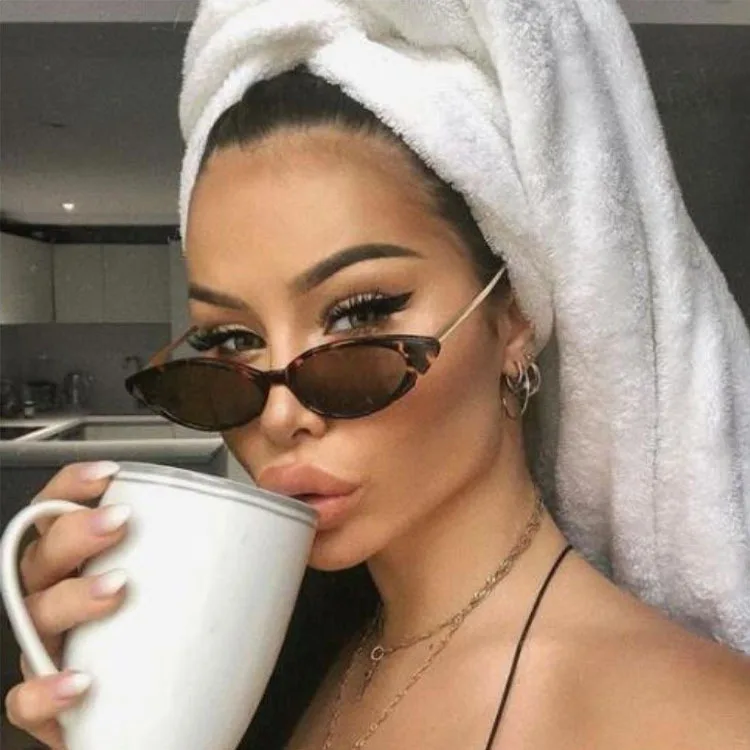 Small frame exquisite popular metal temple small cat eye sunglasses women men sun glasses gradient triangle shape outdoor shades