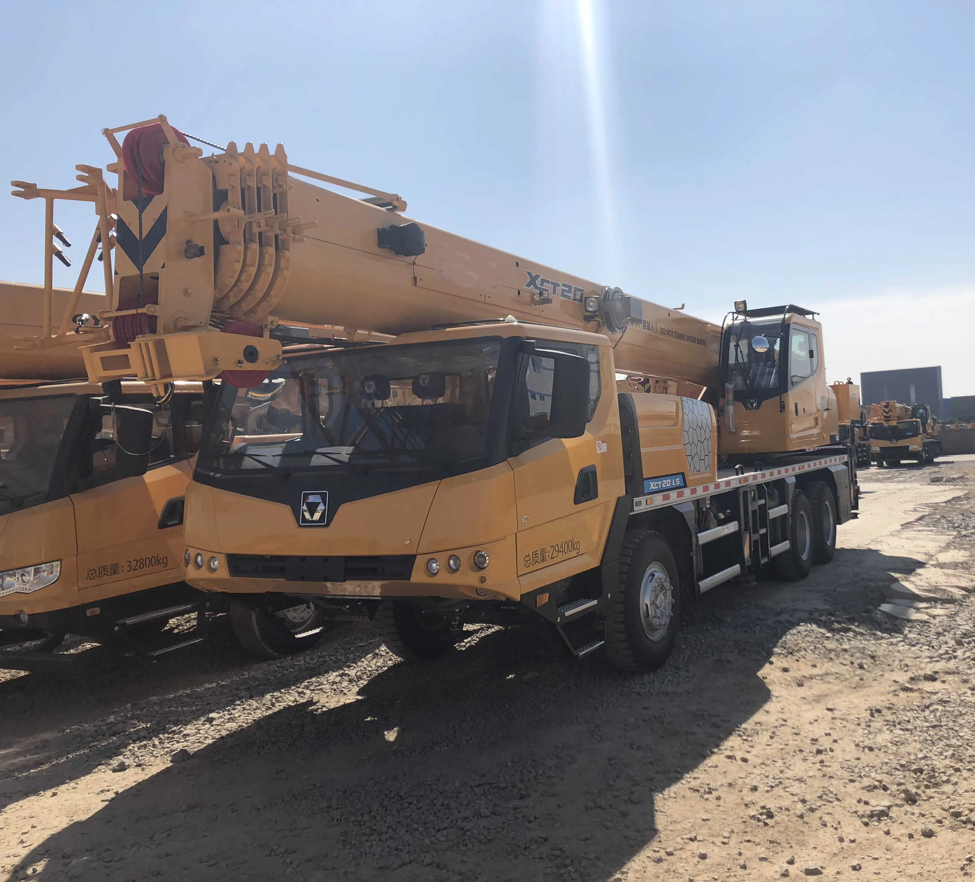 China Top Brand  Xct20l4 4-section Telescopic Boom 20 Ton Crane Truck Cheap Price For Sale