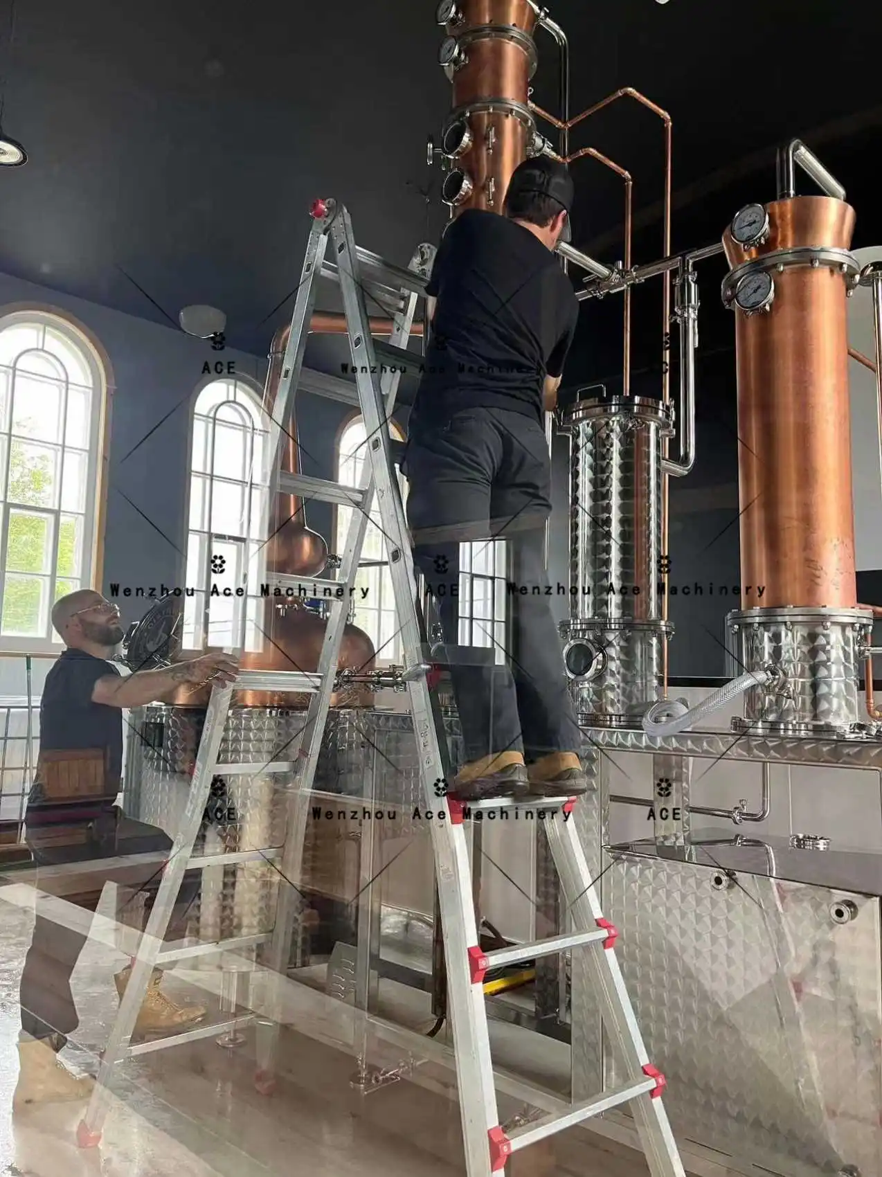 Customized Home Use Copper Pot Still Moonshine Alcohol Distiller