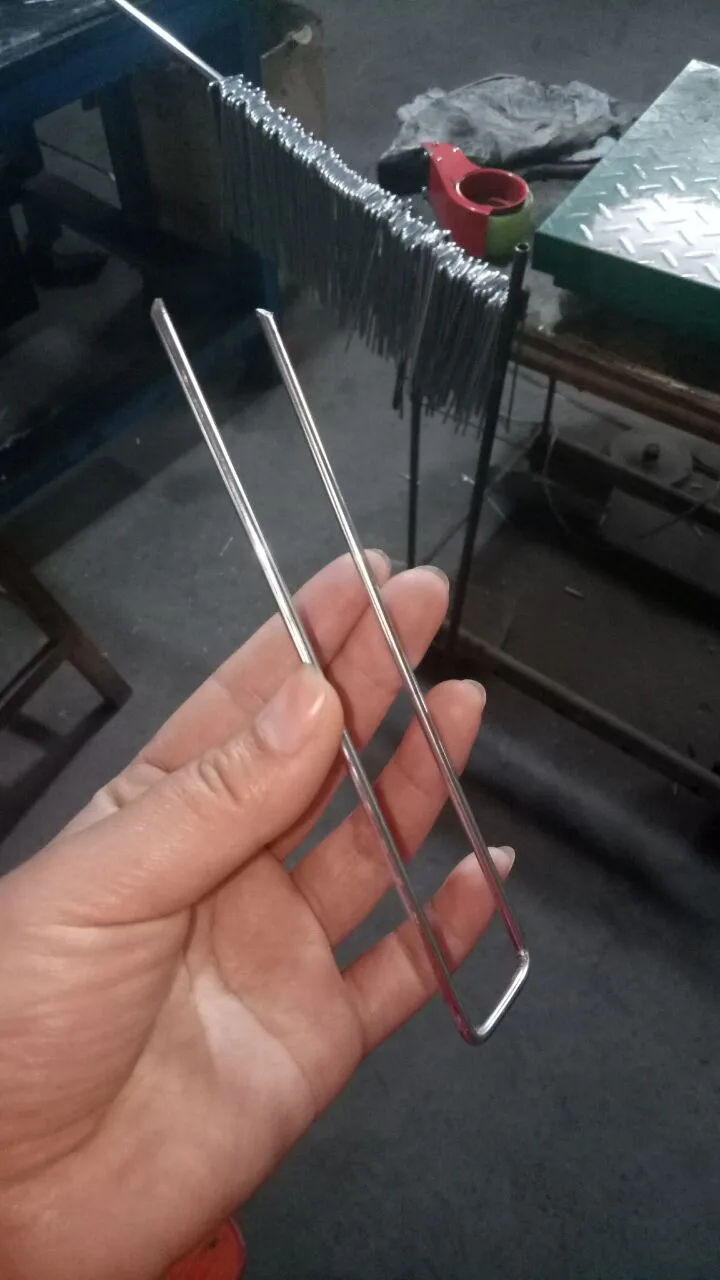 Garden Landscape Staples Galvanized Pins Lawn Stakes for Weed Barrier Ground Cover