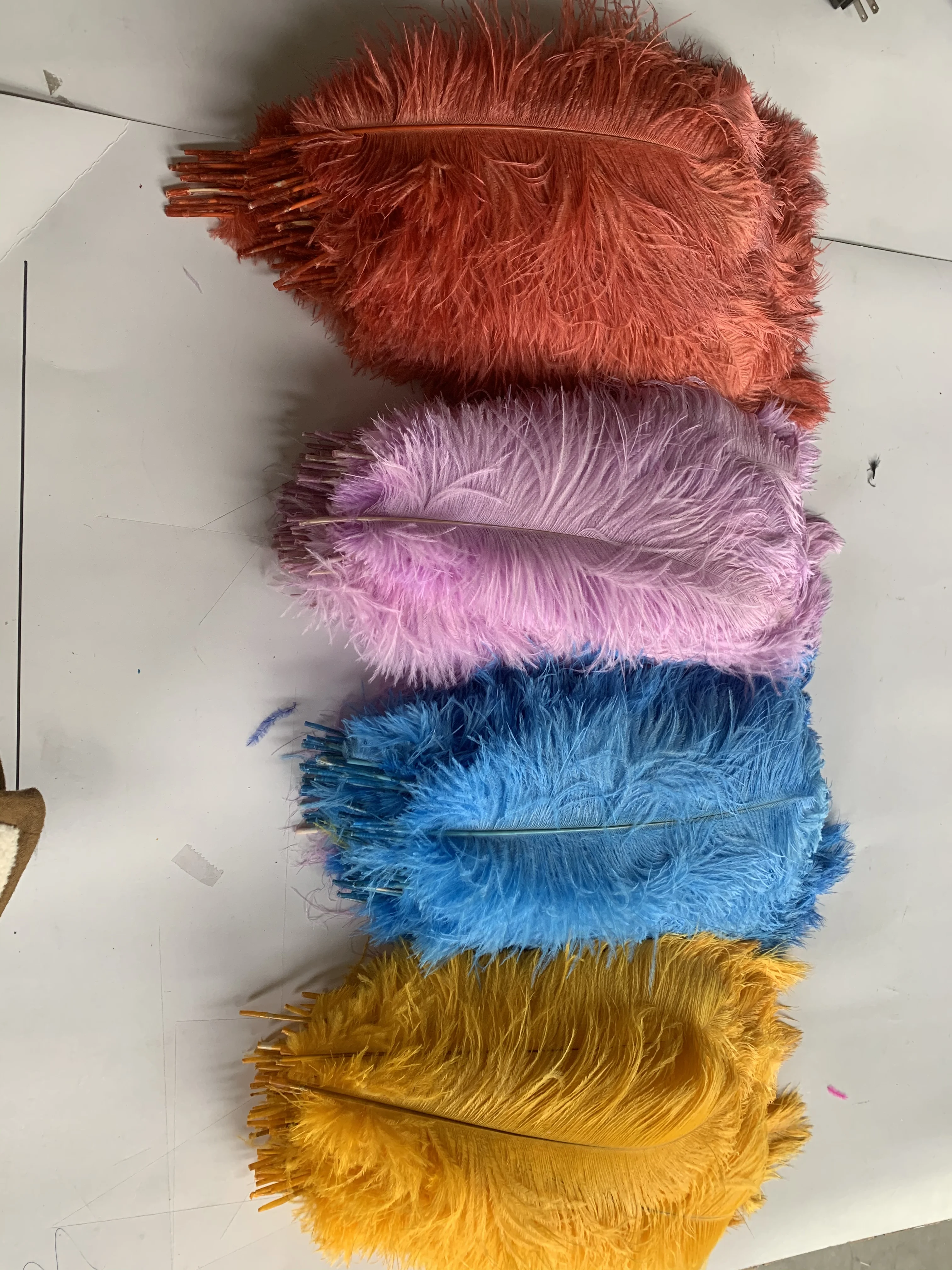 DIY Wholesale Dyed Various Colors Cheap Ostrich Feather in blue colorway decoration Drabs Ostrich Feathers For carnival
