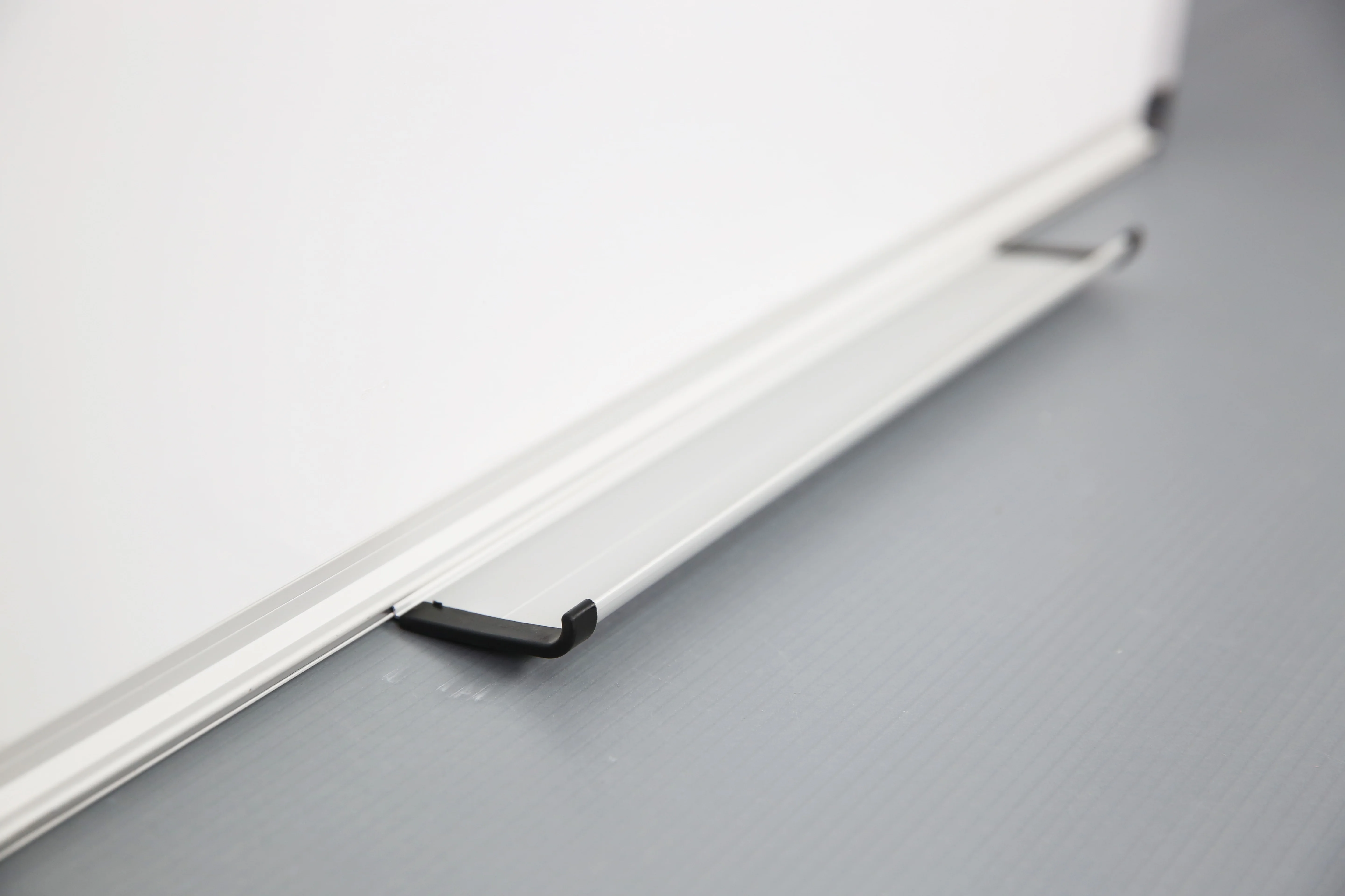 2022 Wholesale Cheap Customized Office  Board  with Sliding Hangers for Easy Mounting