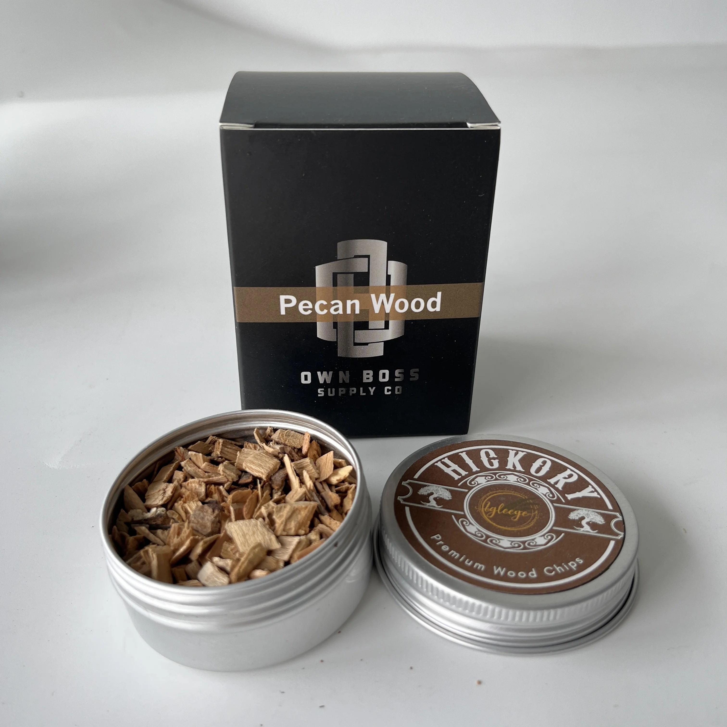 Round tins of dry fresh natural wood smoking chips Cocktail Smoke fuels Smoker oak walnut wood fuel sawdust gift box
