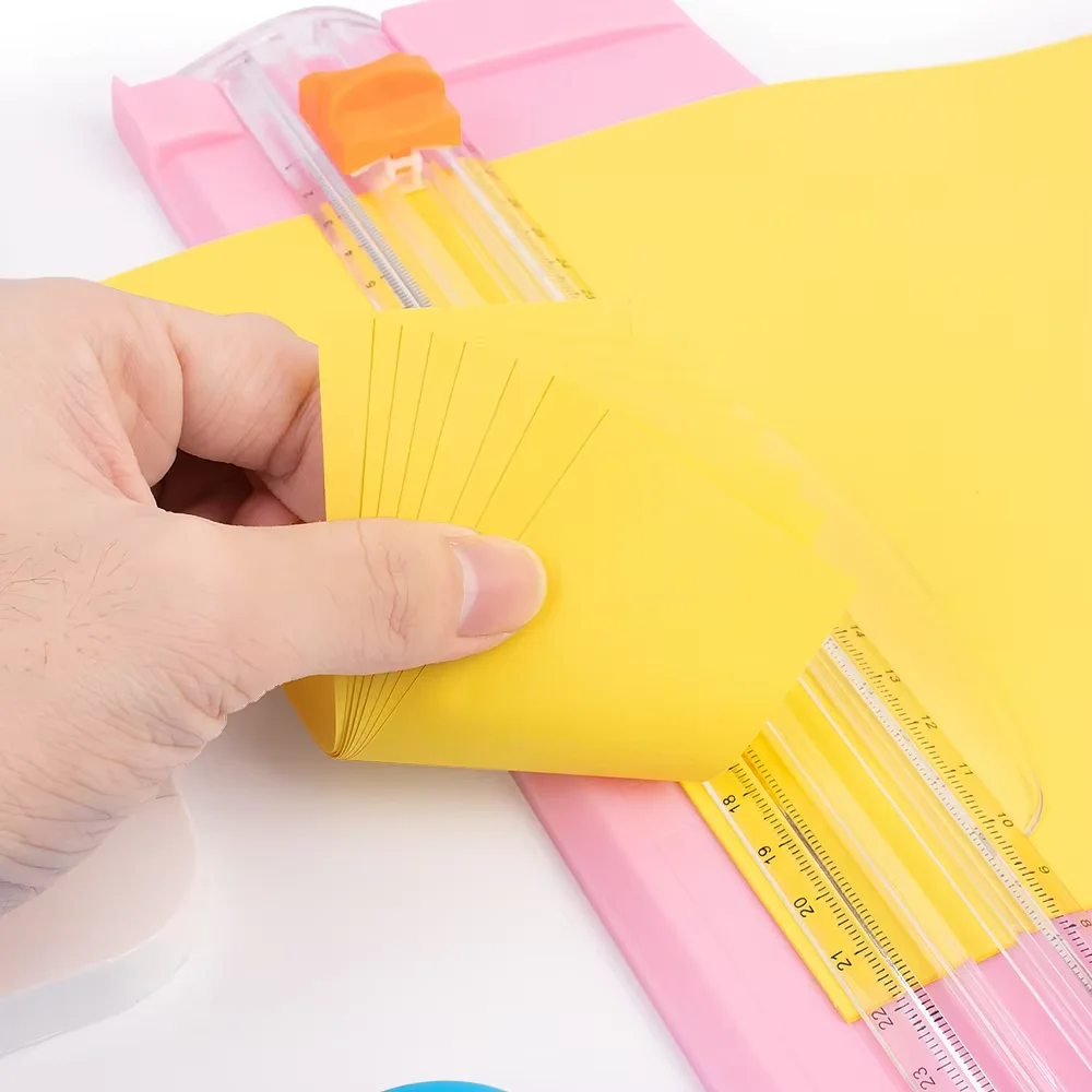 Hot Selling Guillotine Paper Trimmer Desktop Manual Handheld Paper Cutter Office A4 Paper Trimmer For Standard Cutting