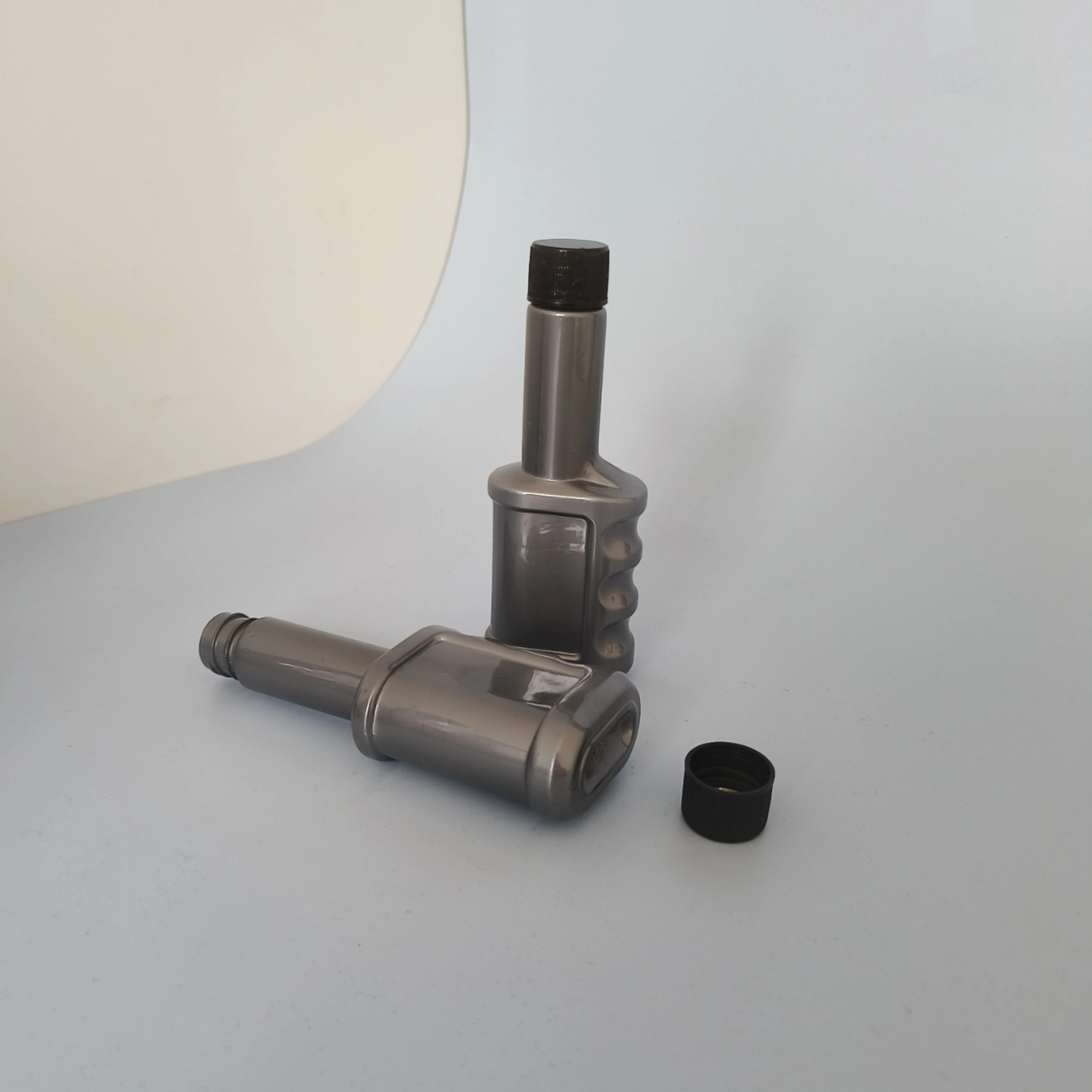 100mlround Plastic Fuel Bottle Screw Cap HDPE PP Material Logo Printed Pump Sealed Car Additives Petroleum Products Sold Box