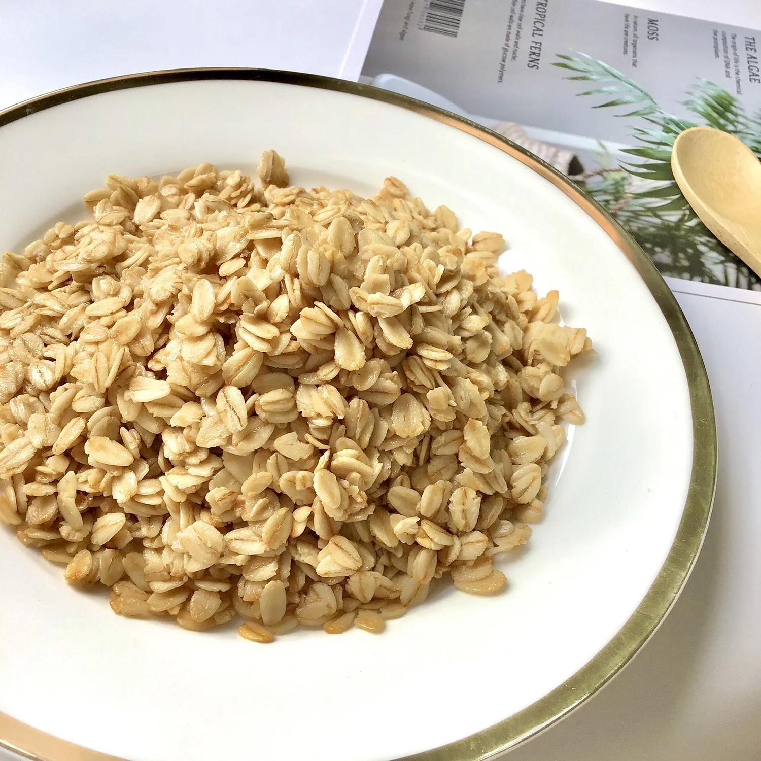 
Roast oats for breakfast cereal crispy granola, muesli oatmeal raw material 