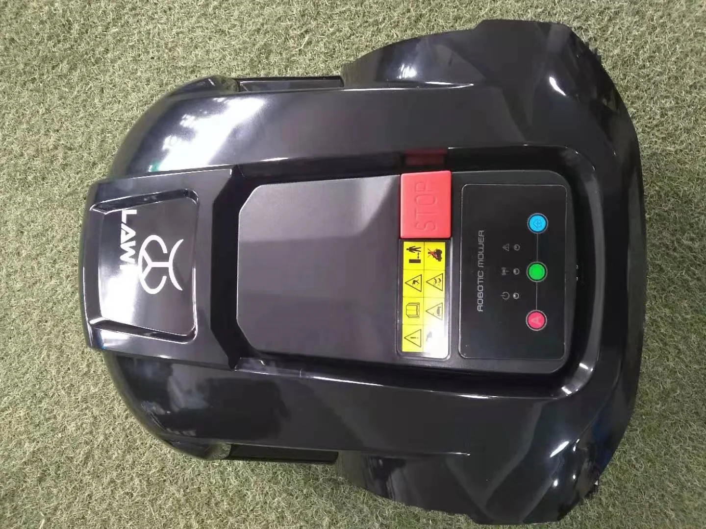 Waterproof automatic mower Lawnba E1800T for 1200m2 auto mowers
