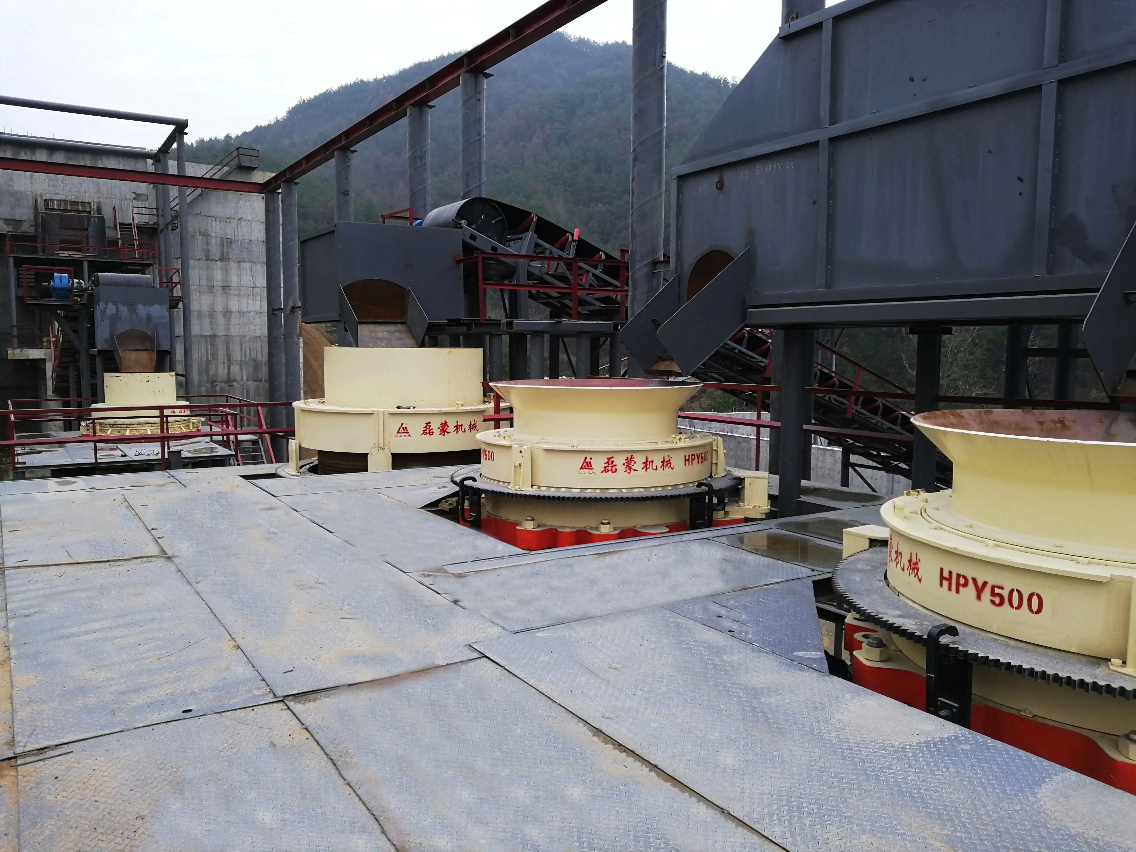 
Quarrying Stone Machine Cone Crusher Hydraulic Machinery Series Widely Used In Rock Stone Fine Crushing and Supper Fine Crushing 