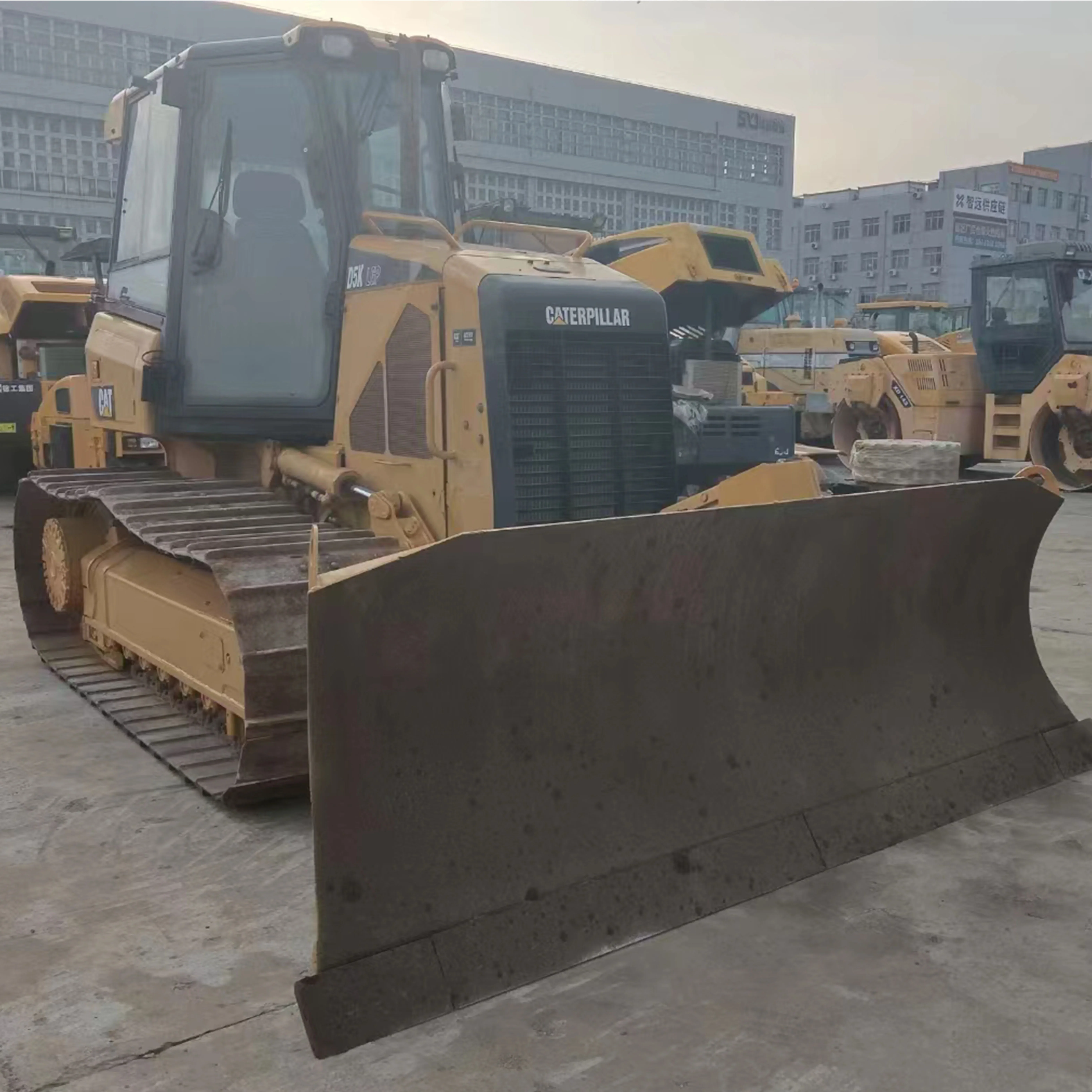 Землеройное оборудование гусеница d5k гусеничный бульдозер cat d5 модель бульдозера