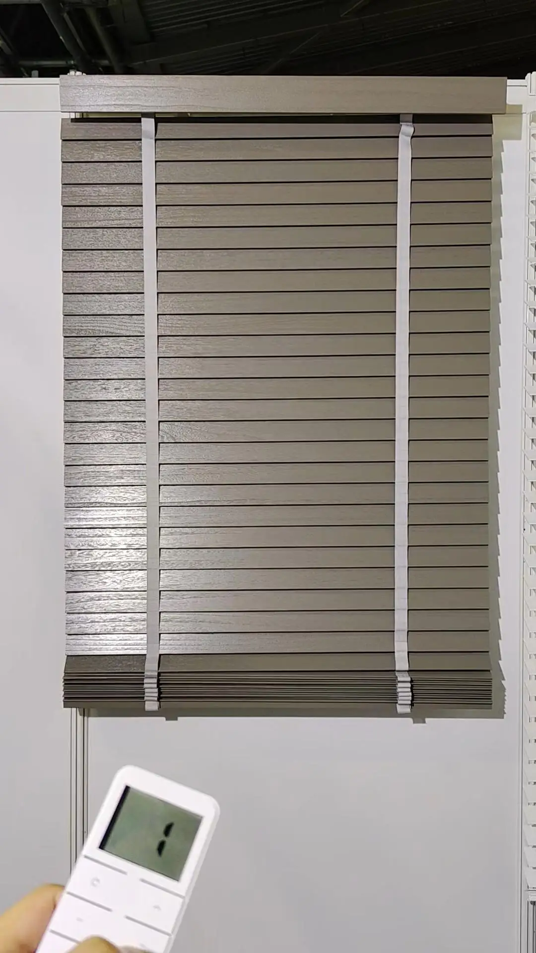Electric blinds Venetian blinds motor wooden Paulownia blinds