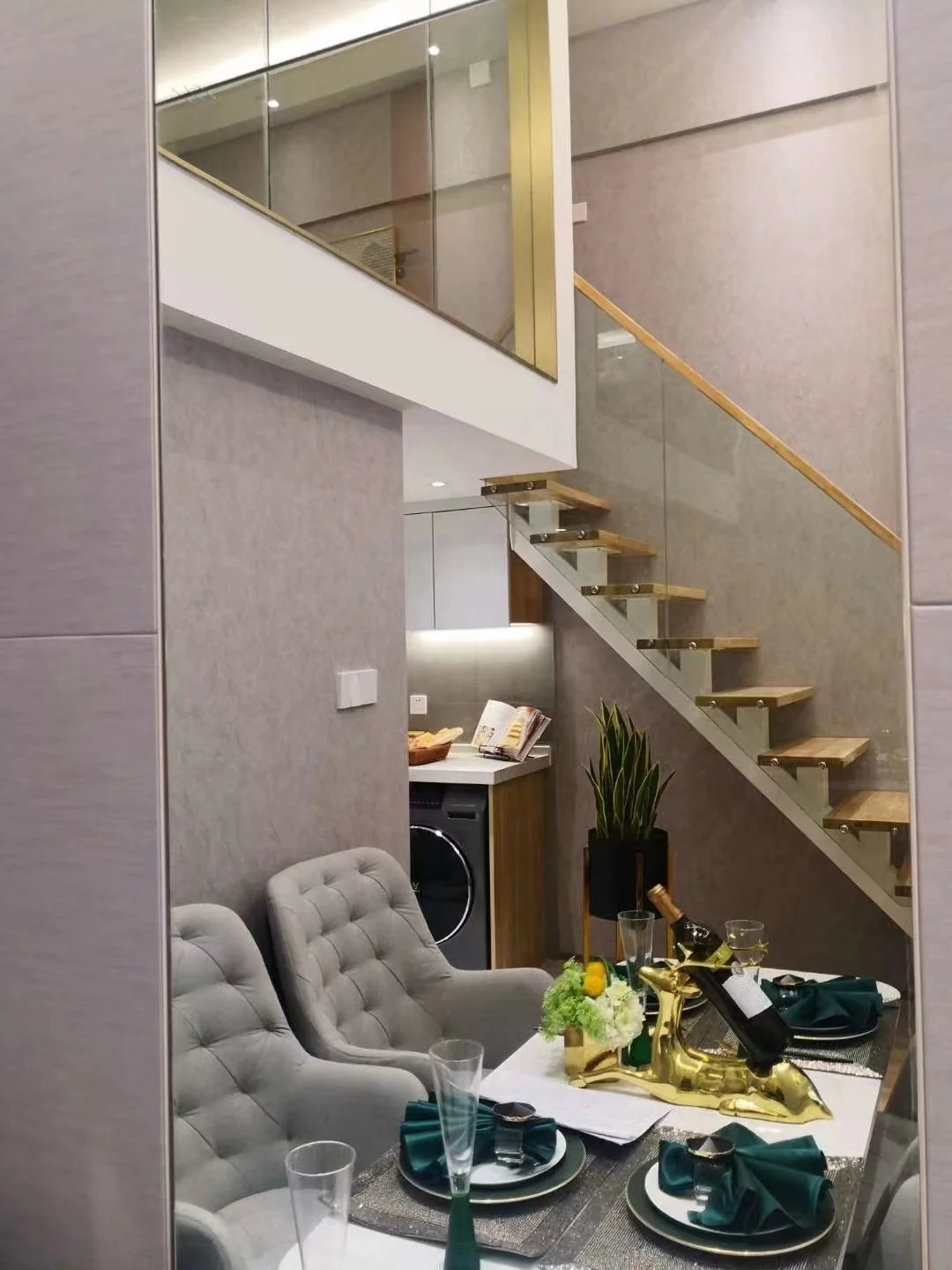 Modern design indoor wooden metal straight U shape steel wood stair double stringer glass dual staircases