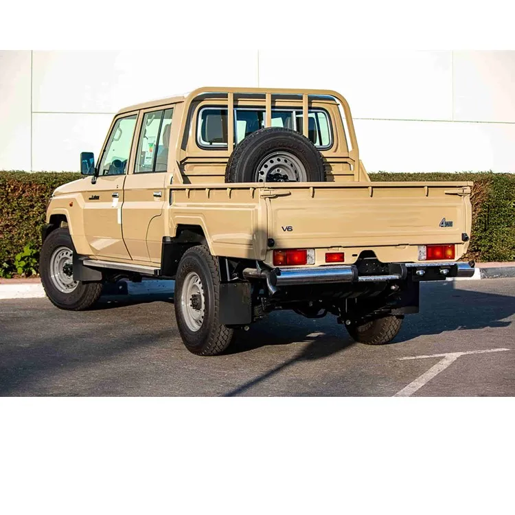 High Quality Beige Land Cruiser 4.0L V6 AT Petrol 4WD DC