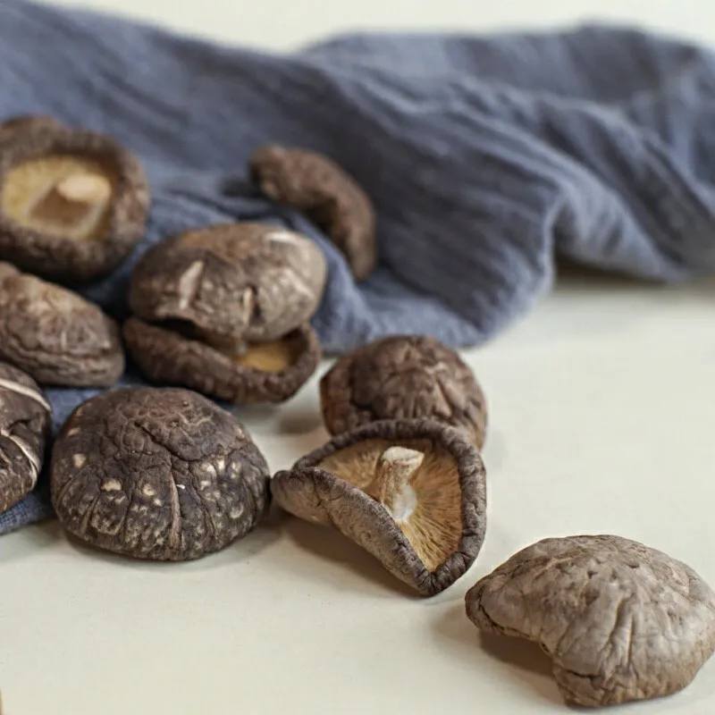 Рыночная цена Юньнань Китай хороший вкусный сухой гриб shiitake
