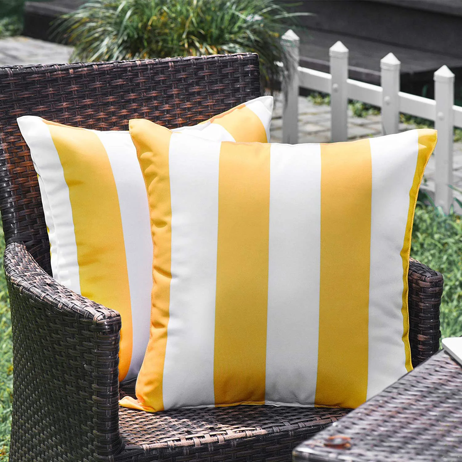 Factory Price Decorative Stripe Design Pillow Covers Gold Pillowcase Personalize Travel Pillow Cover Popular Design