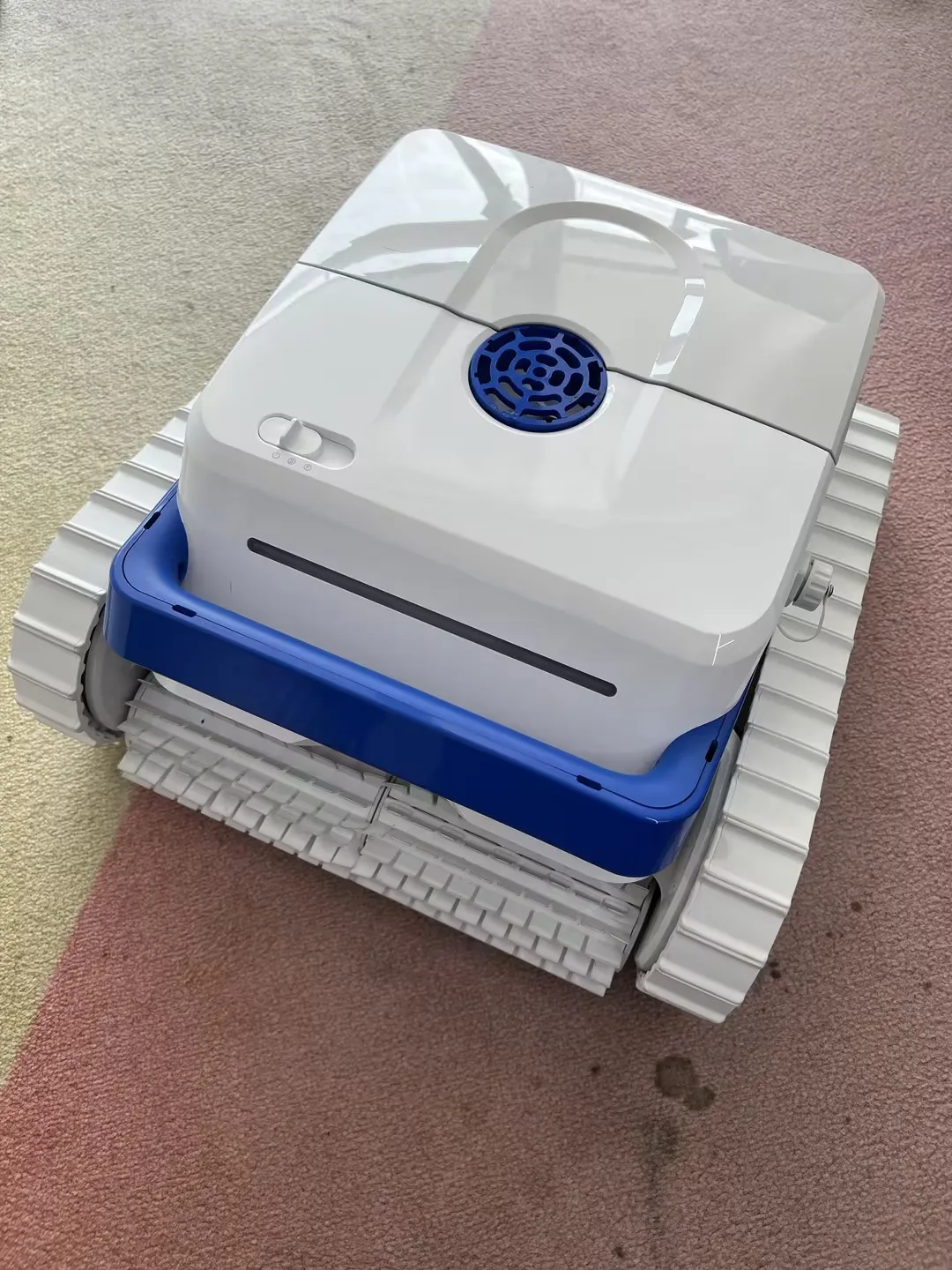 2023 PC100 Automatic Pool Cleaners Airrobo Wireless Electric Swimming Pool Vacuum above Ground Cordless Robotic Pool Cleaning