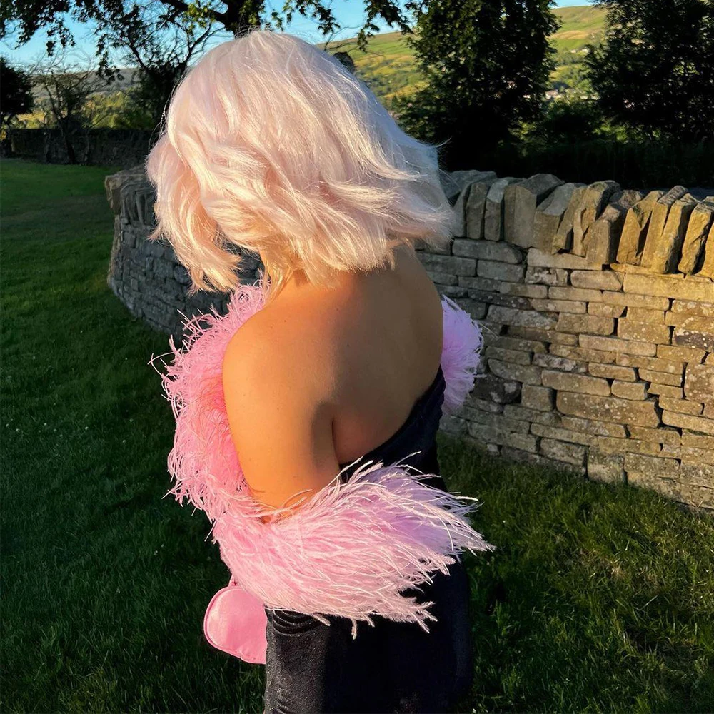 Vintage Feather Long Sleeve Winter Dresses Off Shoulder Gloves Low Back Design Hidden Zippers Mini Velvet Cocktail Dresses