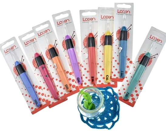 New design Light up Crochet Hooks Plastic handle Knitting Needles Craft Yarn Weaving LED Light Crochet Hook