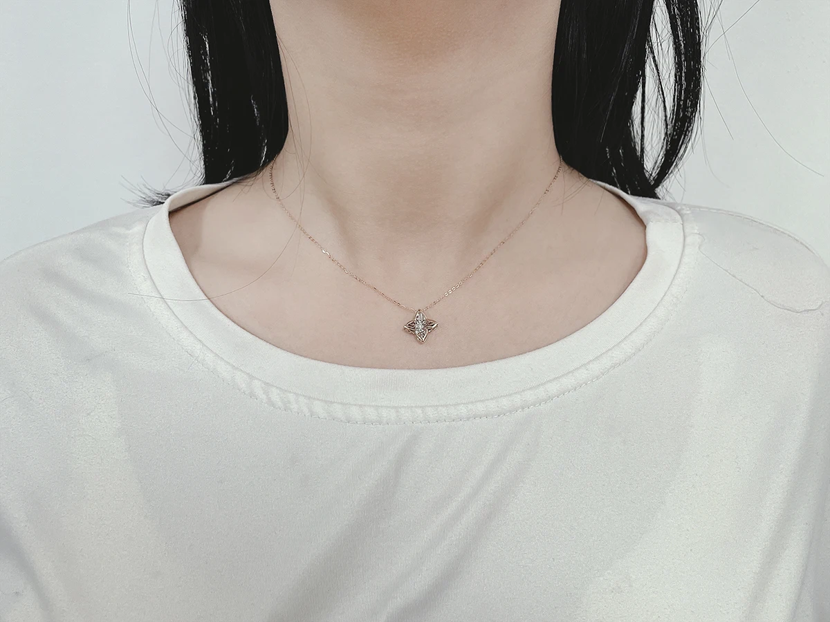 Diamond Necklace Women Jewelry Shaped Girl Necklace 18K Gold Jewelry Fashion 18k Solid 4 Leaf Flower Pendant Necklaces 2 Pcs