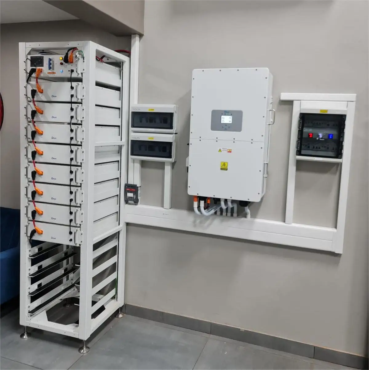 Technology Leadership High Voltage Deye Solar Hybrid Inverter SUN-29.9K-SG01HP3-EU-BM3 3 Phase Solar Panel Systems 30KW-50KW