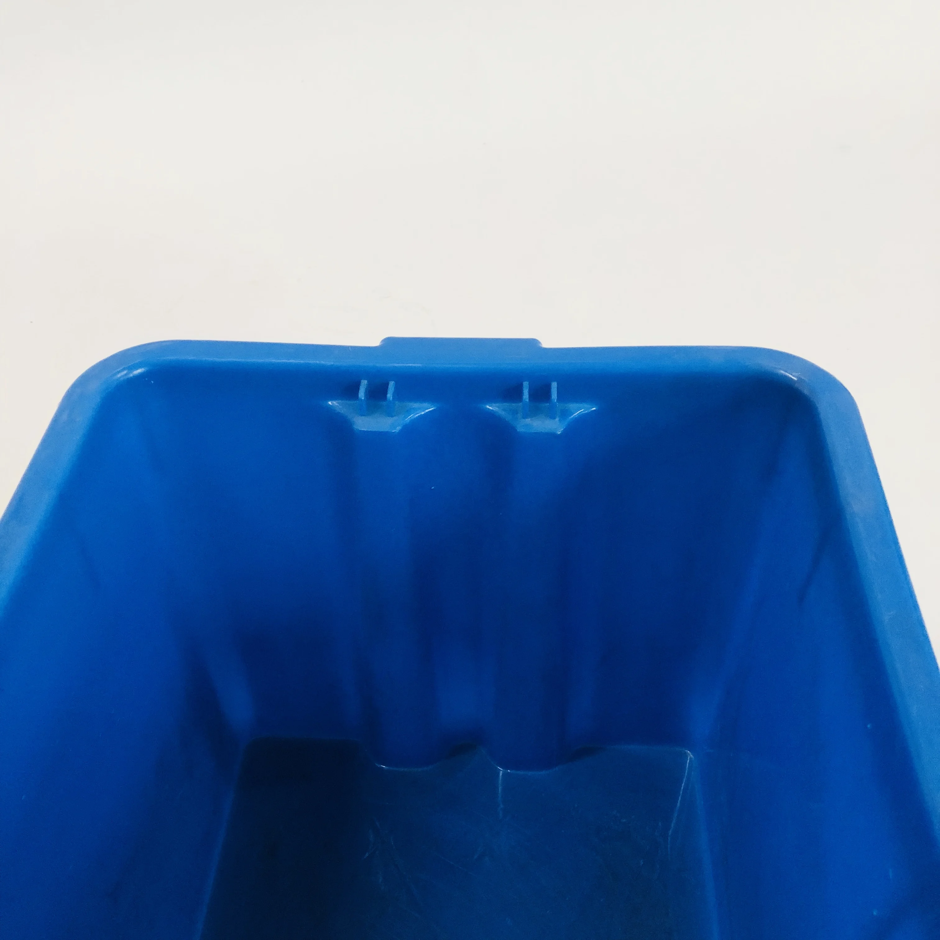 QS Heavy Duty Spare Part Big Nested Durable Tote Crate Storage Food 180 Stackable Plastic Turnover Moving Boxes for Fish Bins