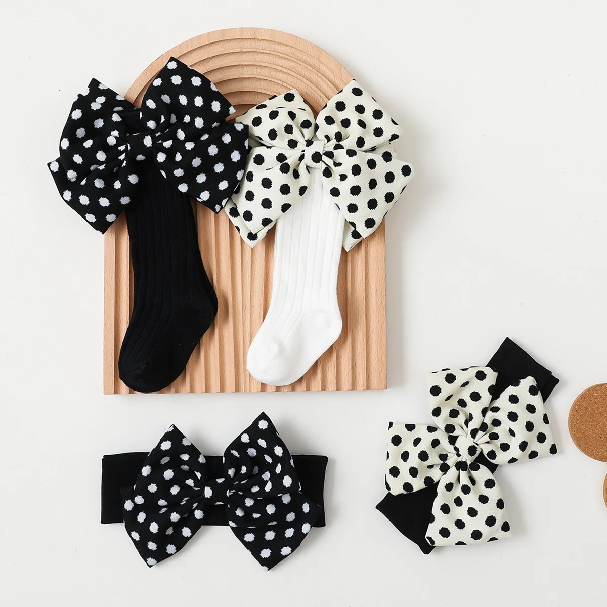 Black and white sweet cool style baby girls baby foreign air tube socks 100 days photo polka dot bow headband set
