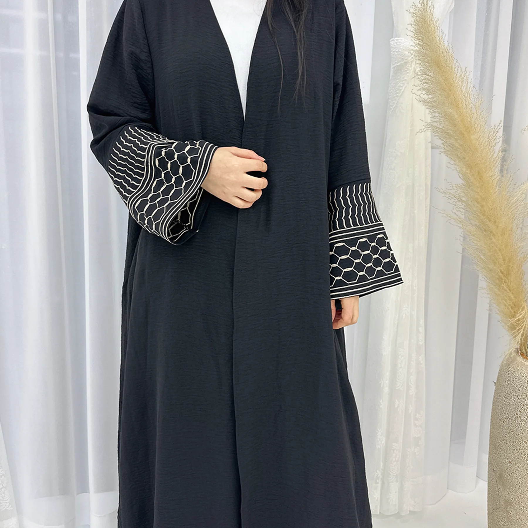 New Style Linen Abaya Muslim Sleeve With White Embroidery Designs Open Keffiyeh Abaya 2024
