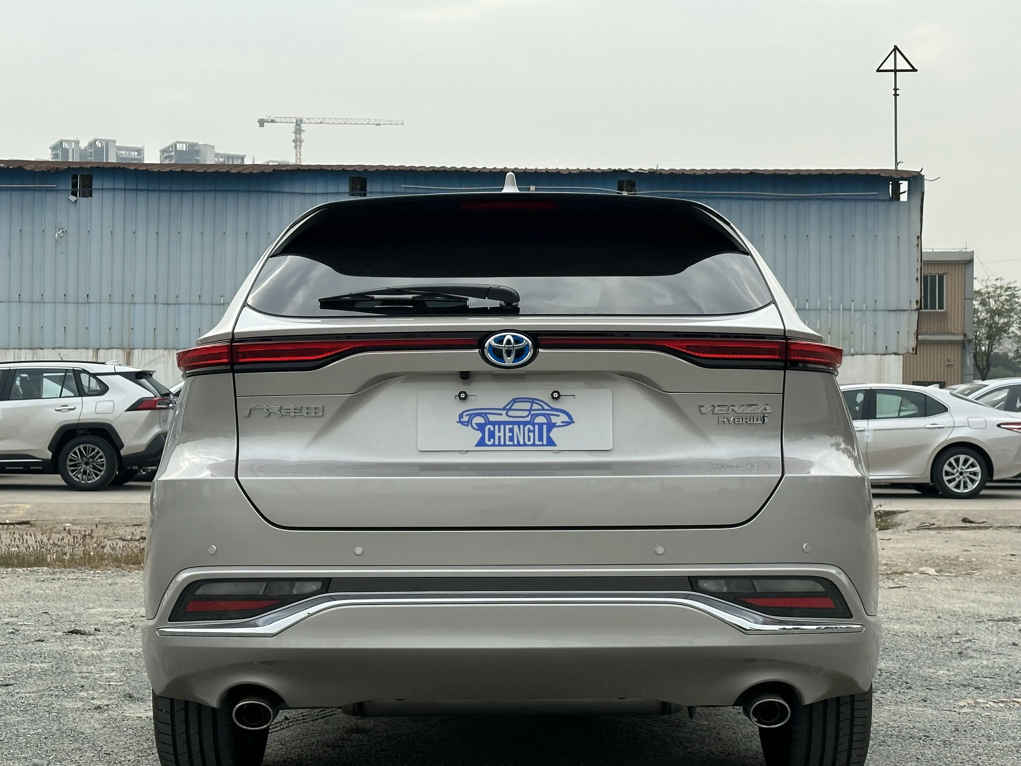 2023 Toyota Venza FWD Deluxe Edition Automatic Gear Box Leather Seats R18 Tire Size Petrol Car With Cruise Control Made China