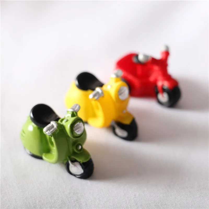 2025 New 3D Figurines Resin Motorcycle Miniature Red Yellow Green Transportation Figure for Dollhouse Toys