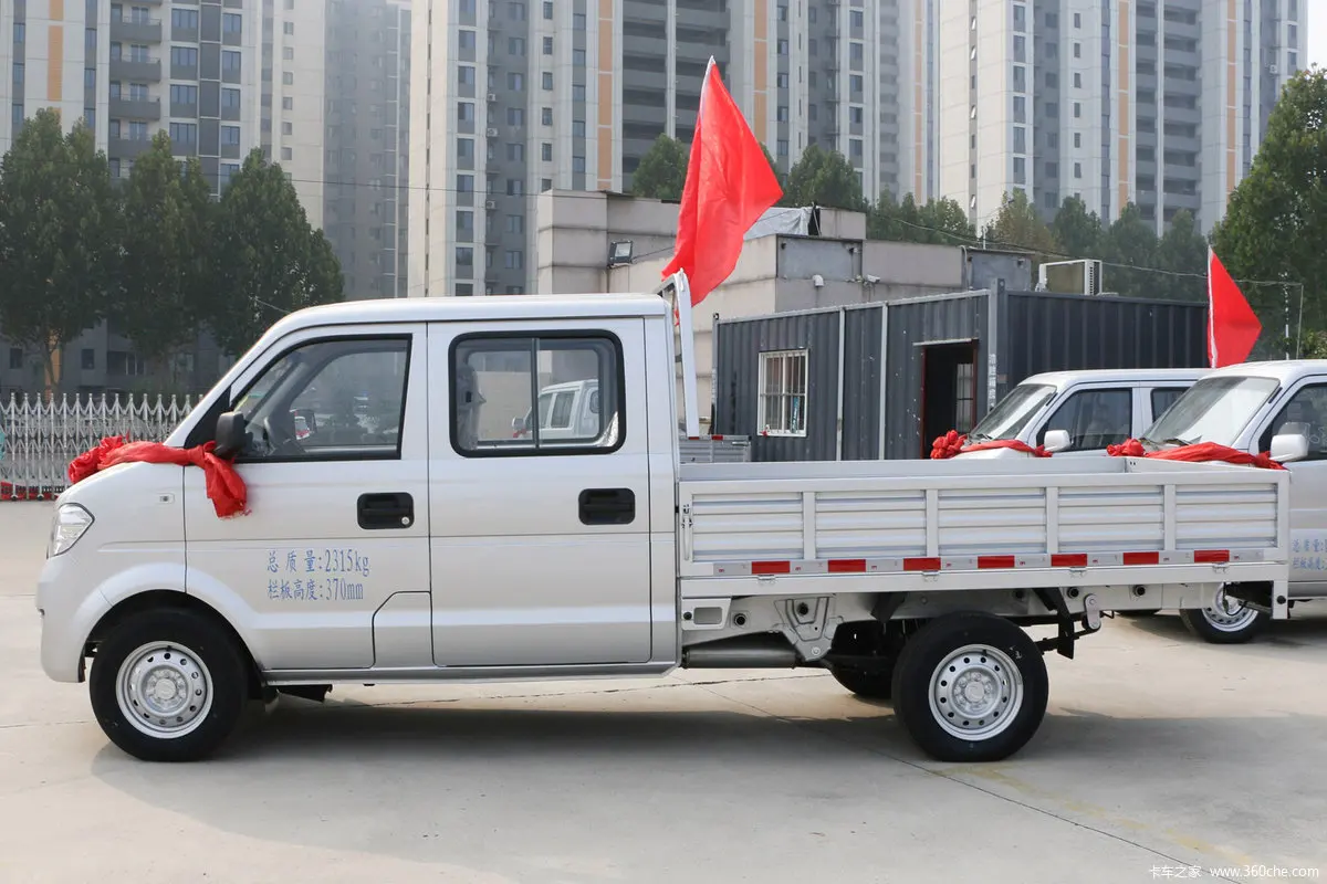 DONGFENG  C32S 4X2 122hp Van Truck 5Ton Light Trucks for sale