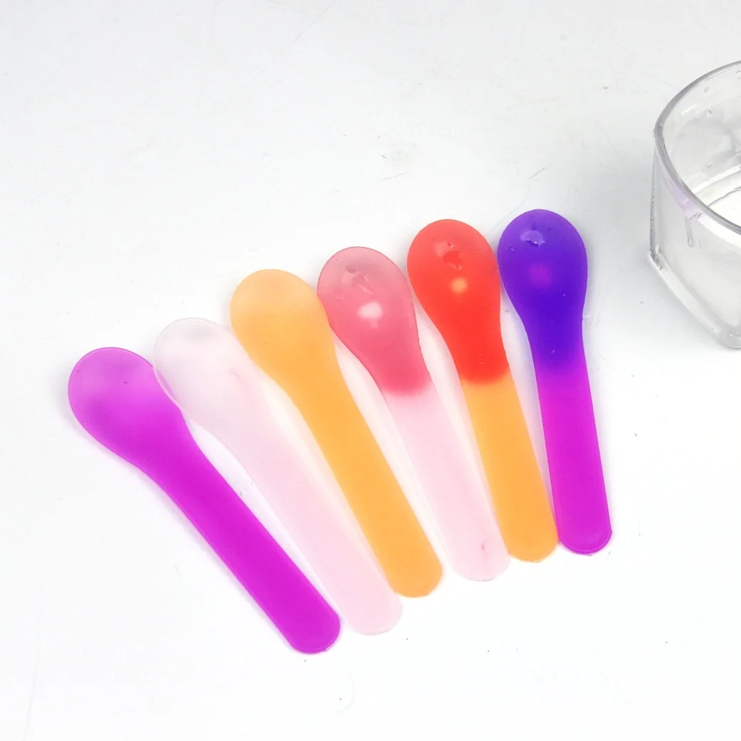 Food grade color changed temperature sensing thermochromic spoon for ice cream cone yogurt cereal