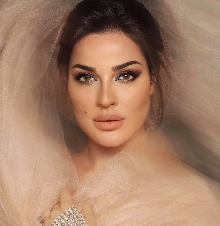 Оптовая продажа, красивые стильные мягкие контактные линзы, элитные шелковистые золотые, диаметр три месяца 14,5 ММ, низкая цена