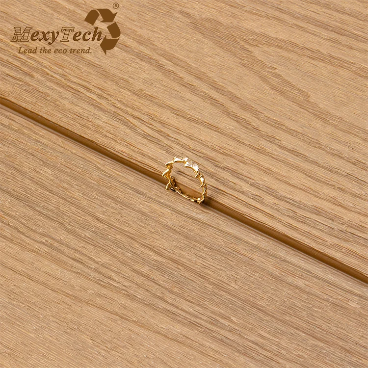 Versatile And Easy-to-Use Screws No More Drills Plastic Composite Decking With Wood Color SeamlessCo-extrusion  wpc