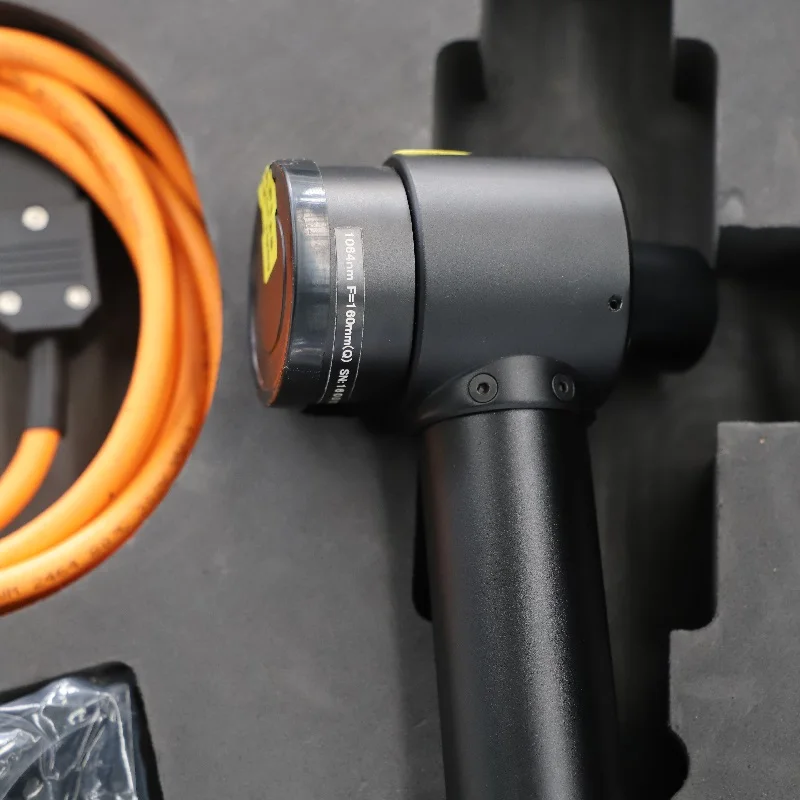 Portable mopa 100w 200w 500w laser cleaning machine handheld for rust oil removal