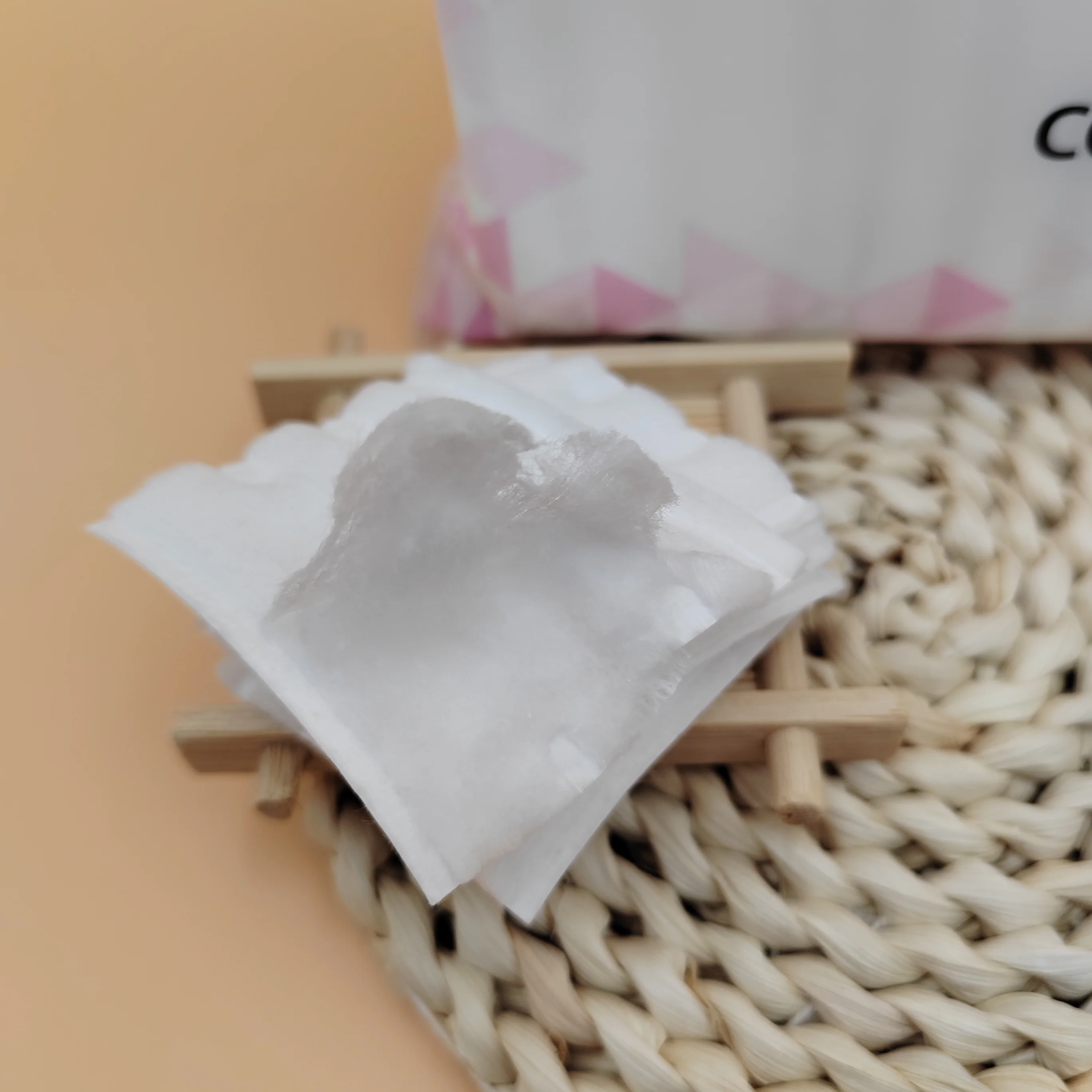 Bulk Non Woven Travel Packing 222pcs  cotton pads Set  Mini size Remover Disposable Makeup Cotton Pad