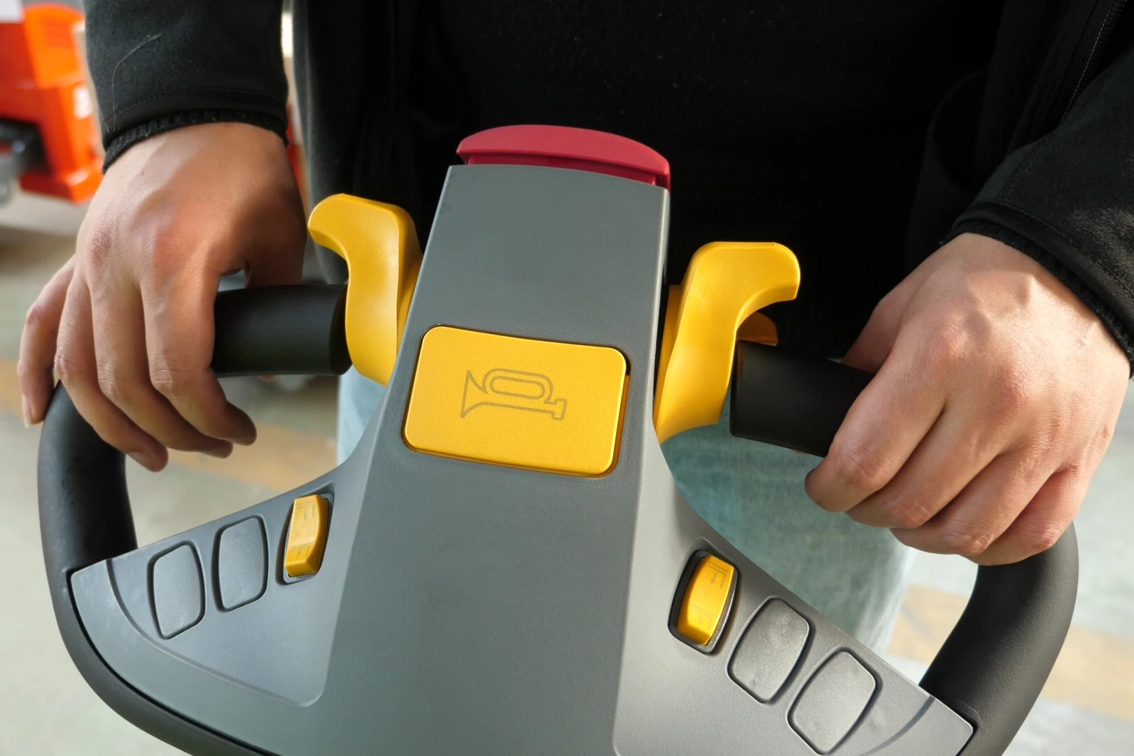 Chinese Hot Sell Convenient mini 500kg-2000kg self loading electric pallet stackers