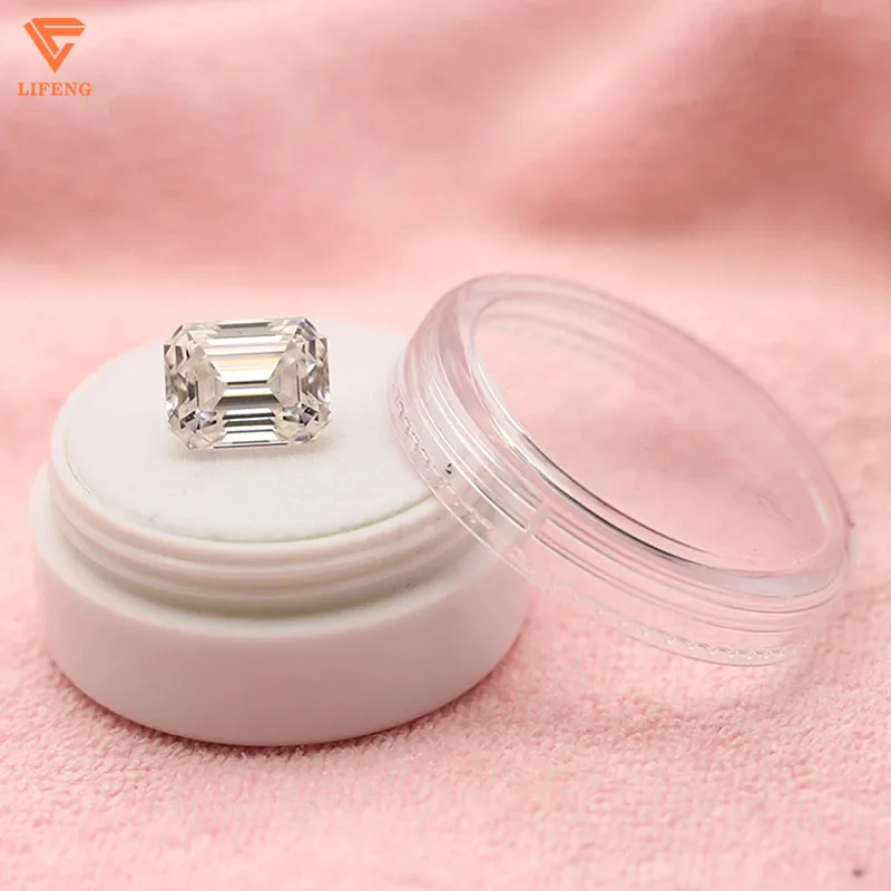 Hot Selling Fashion High Quality Emerald Cut Diamond Jewelry Artificial Grandmother White Gsynthetic Corundum Gemstone