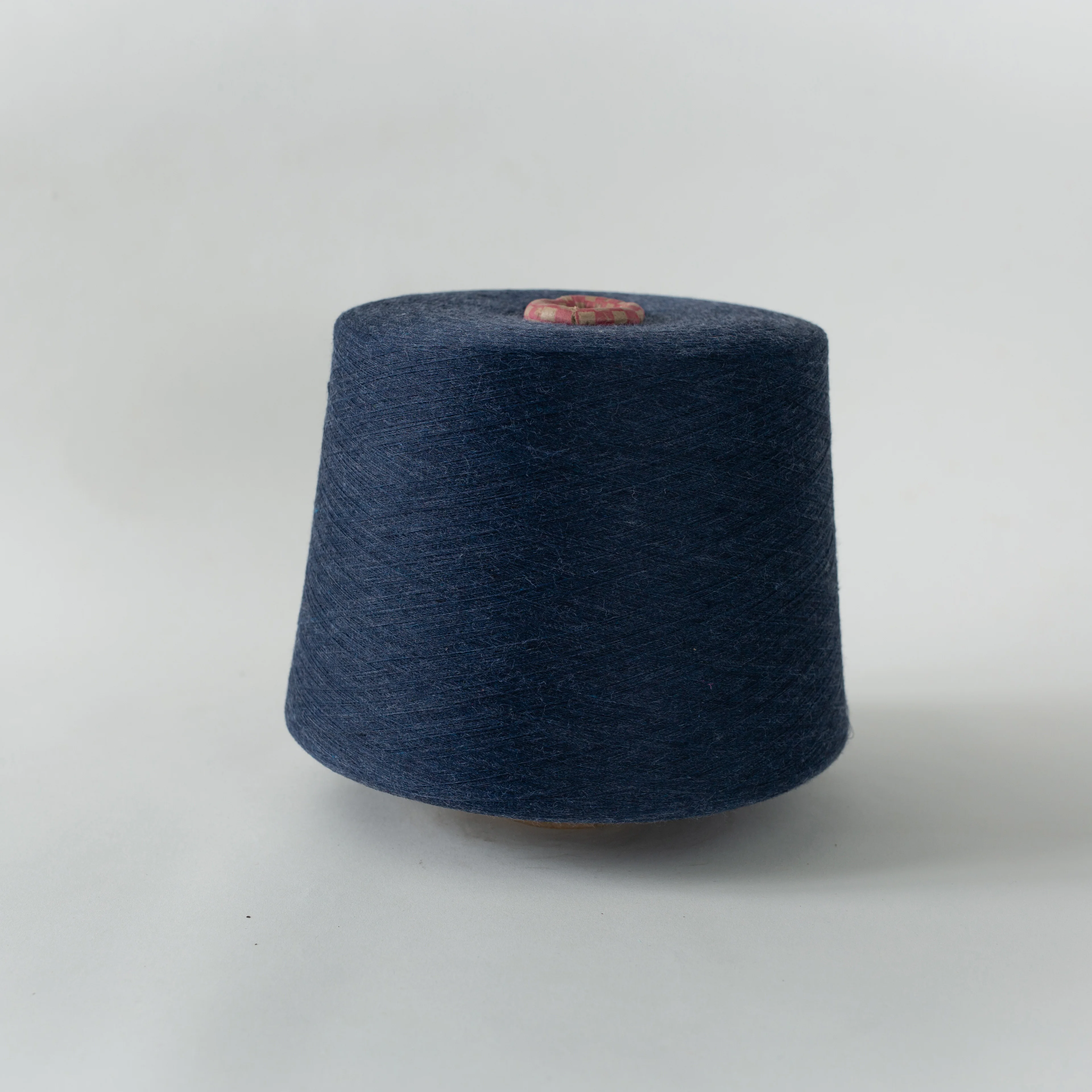 NE 21S CARDED 100% COTTON DYED YARN FOR SOCKS