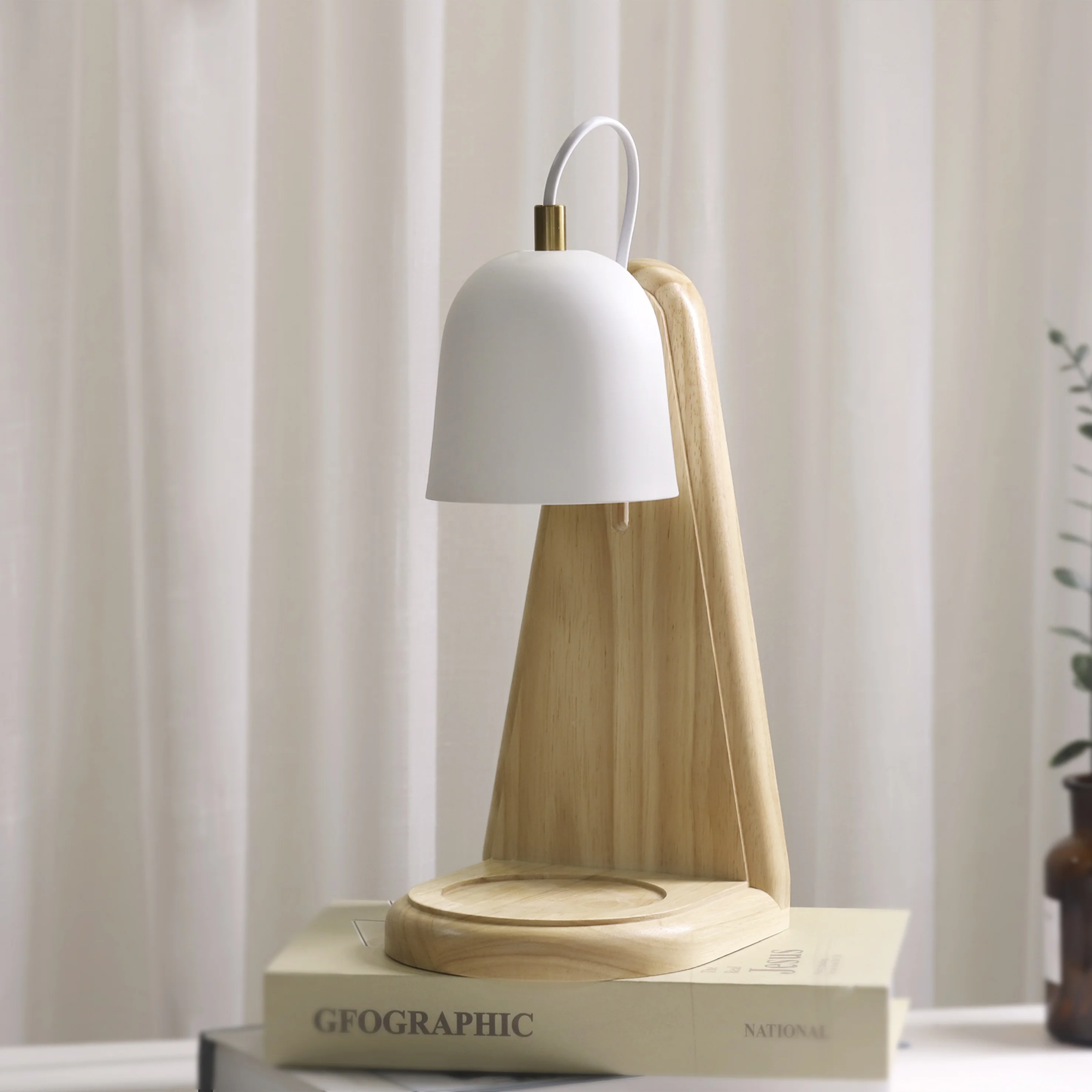 Modern and popular Style electric Candle Warmers With timer switch control 120V/220V hot-selling white lampshade incense burner