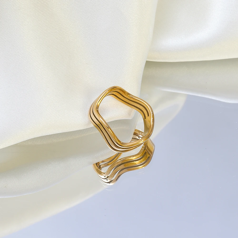 Sland wholesale high-end Unisex 18K Gold Plated Multi-layer Hollow Waved Rings Titanium Bezel Wedding Engagement Finger Ring