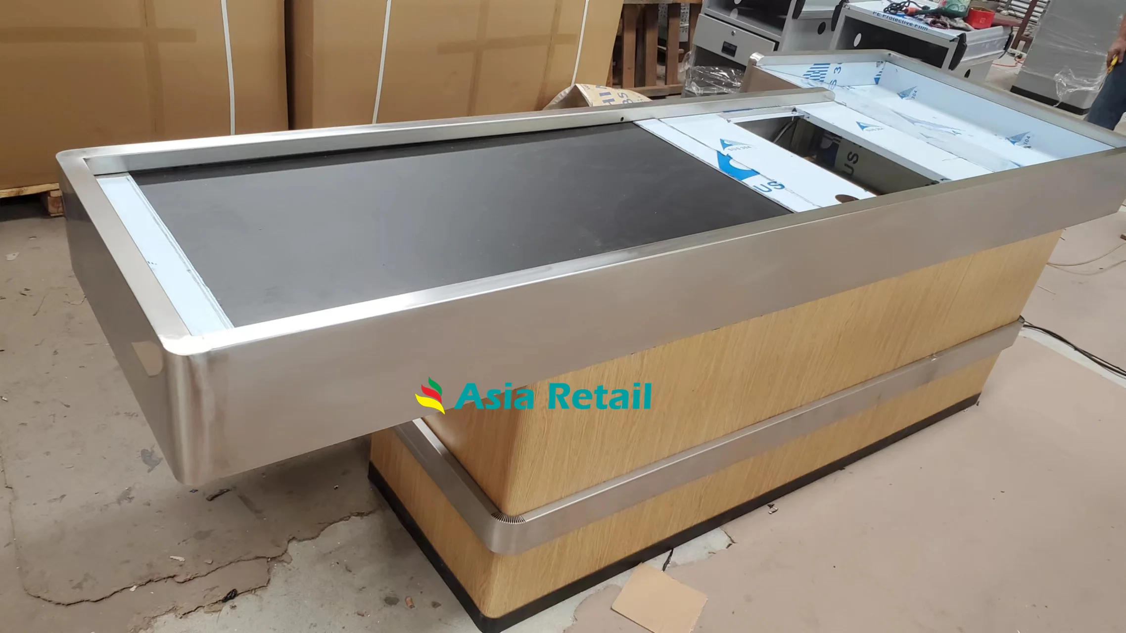 2023 New design supermarket checkout counter with conveyor belt supermarket cashier counter
