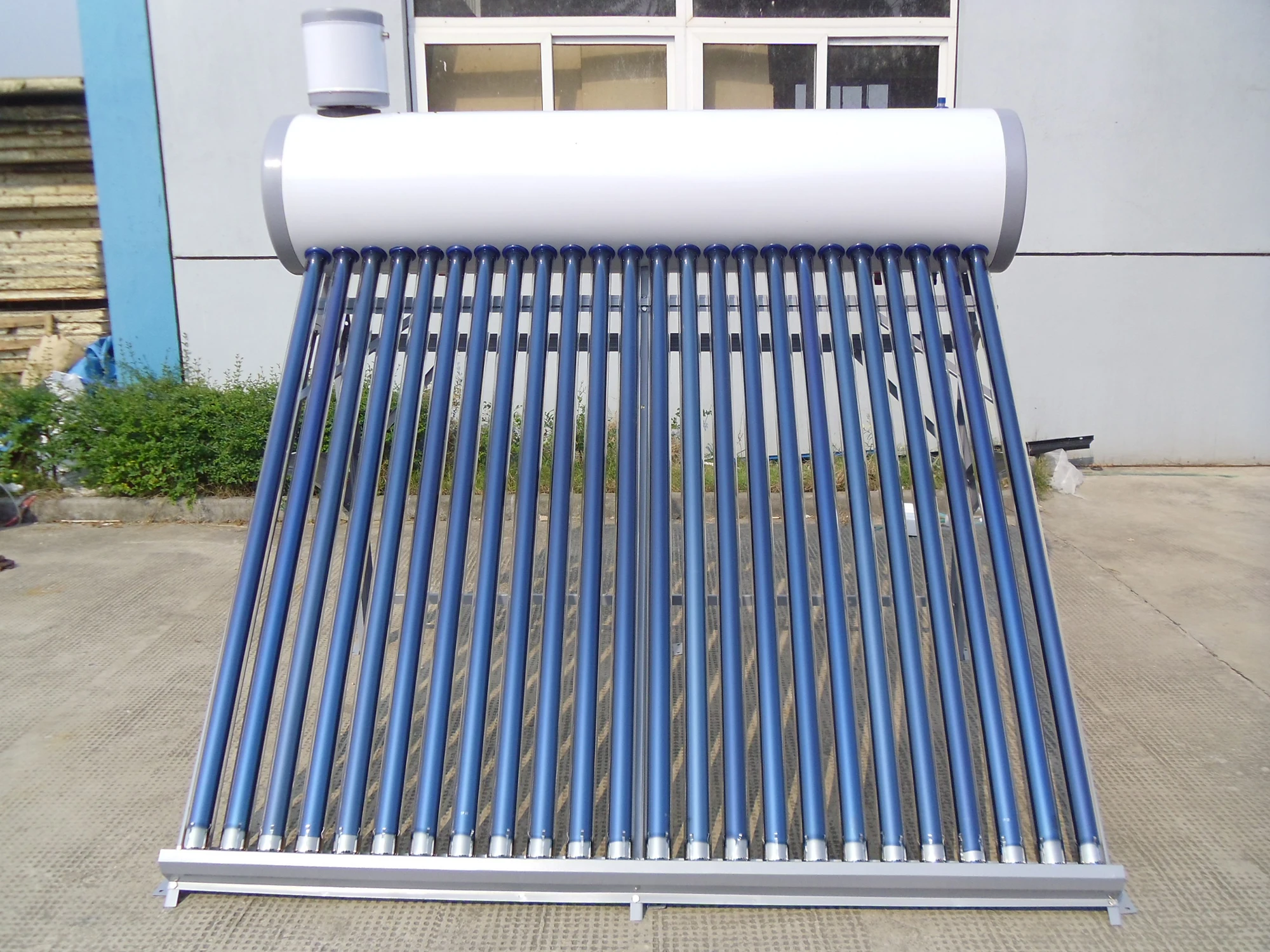 BTE Non Pressurirzed Evacuated Tubes Solar Water Heater for Home and Project
