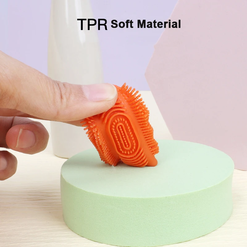 2024 Wholesale Eco-Friendly TPR Material Easy Teeth Cleaning Silicone Pet Toothbrush for Dogs and Cats Soft Bristles