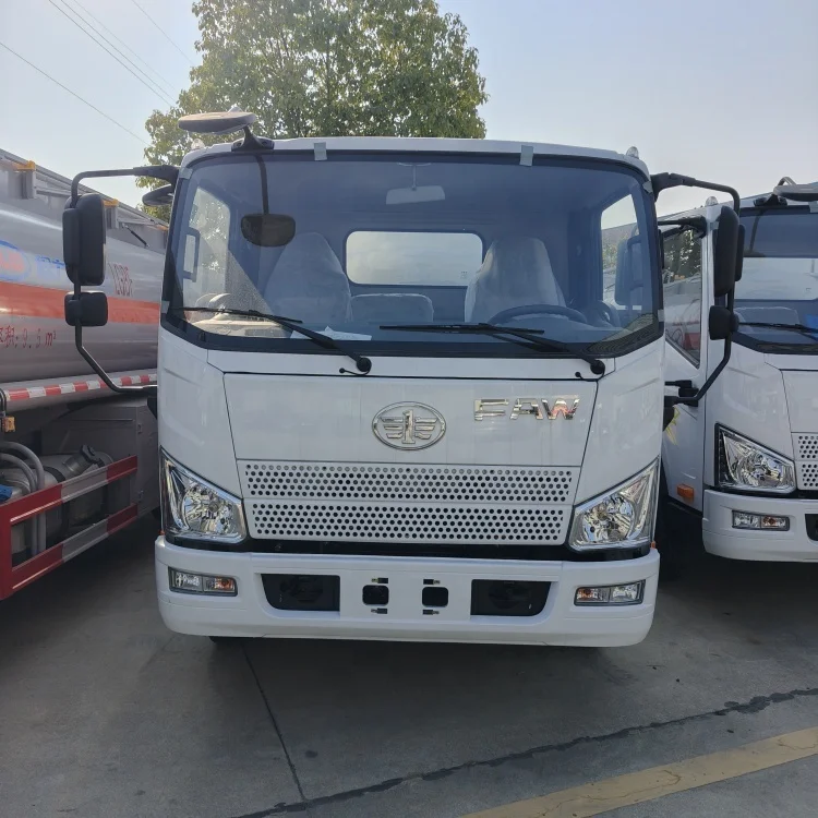 LHD FAW 4X2 6000 Liters Oil Tanker Truck Carbon Steel Oil Tanker with Fuel Dispenser