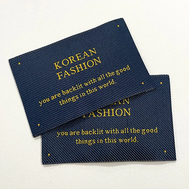 Custom Design Logo Satin/Cotton/Polyester Printed Woven Fabric Labels for Clothes/Hat/Bags/Shoes