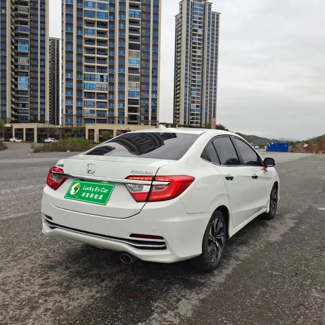 Подержанный автомобиль 2016 honda Lingpai 1 8 Автоматическая Роскошная серия Самые дешевые подержанные японские автомобили для продажи