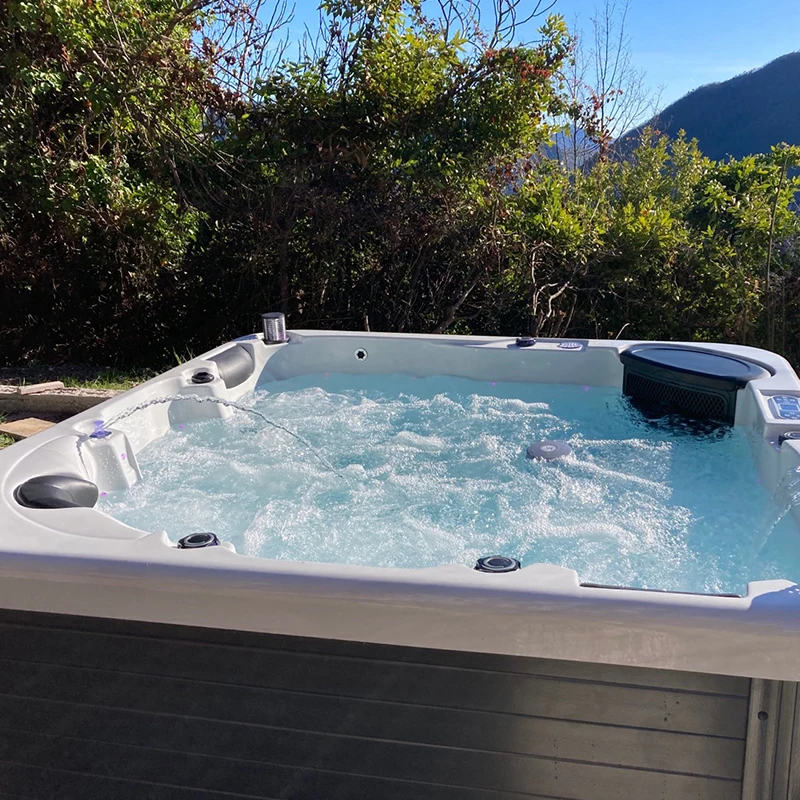 luxury spa 4 person with WIFI modern jacuzier spa exterior
