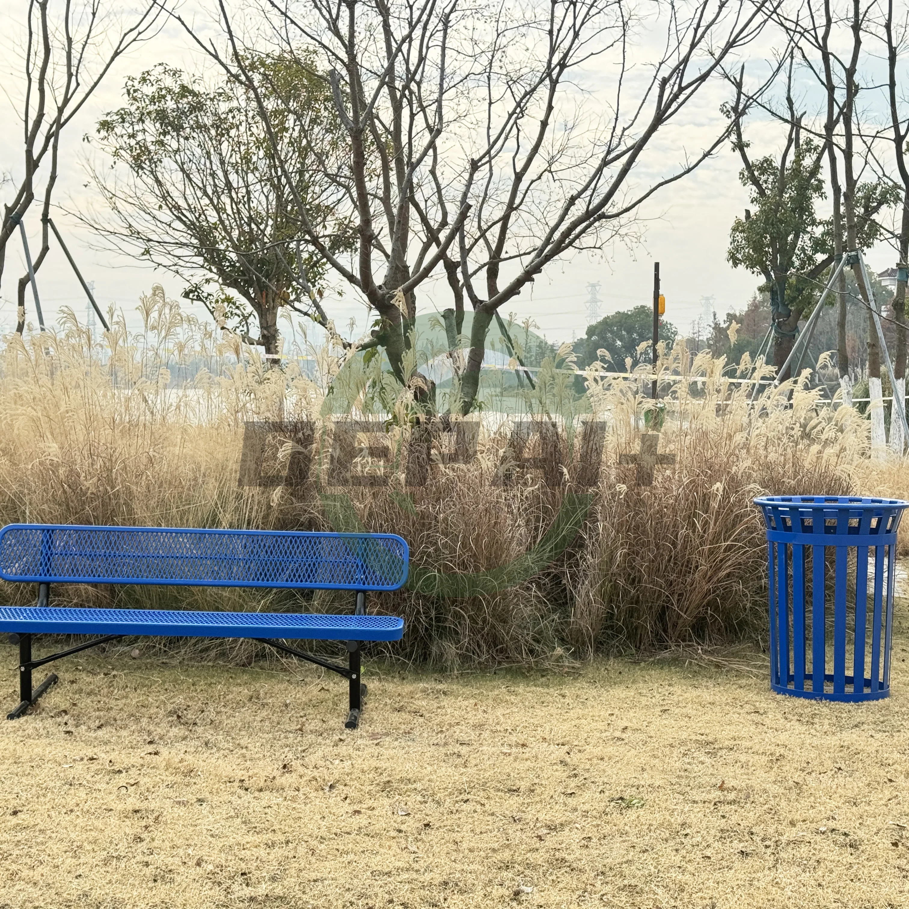 Outdoor Public Large Trash Bin Metal Slatted Steel Rubbish Waste Bin Trash Recycle Garbage Bin
