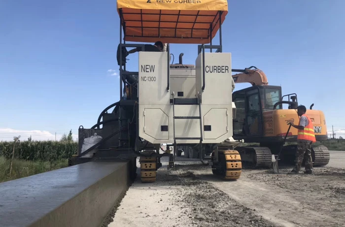 Concrete slip form paver  3 Track concrete Curb machine curbing paving machine concrete kerb machine